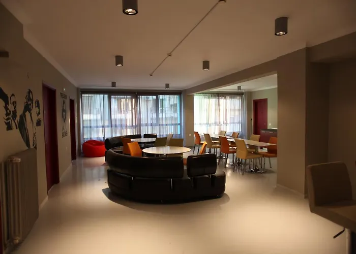 Stay Hybrid Hostel